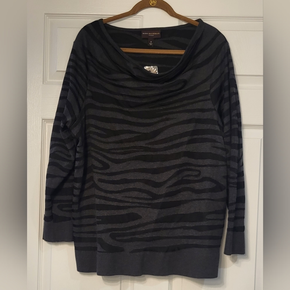 NWT Women's Dana Buchman Black and Gray Tiger Patterned Scoop Neck Sweater SZ 1X